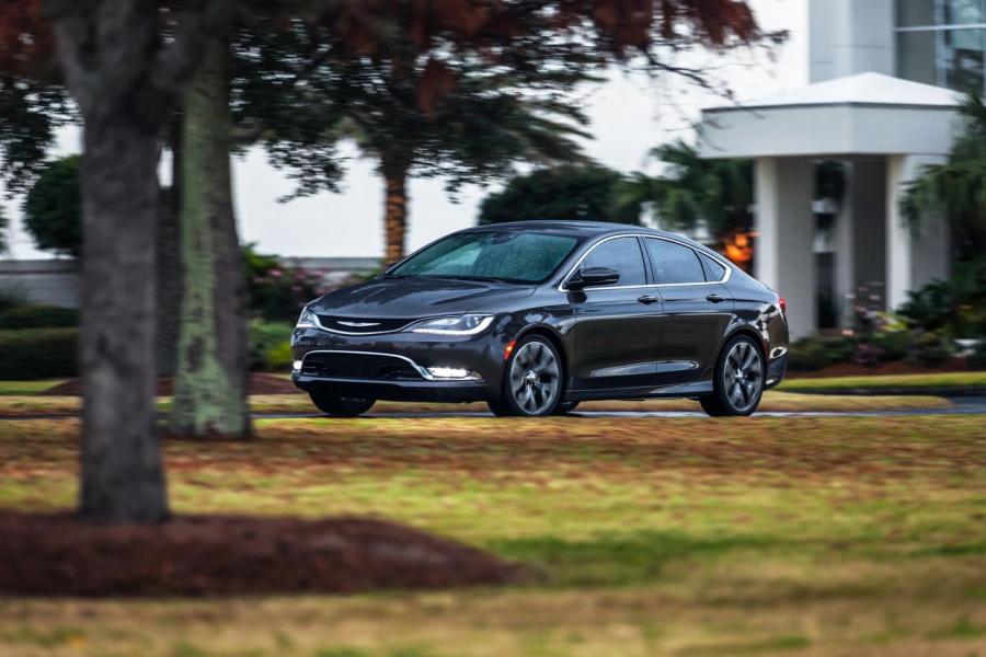  Chrysler 200 2015 года  (фото 138 из 207)